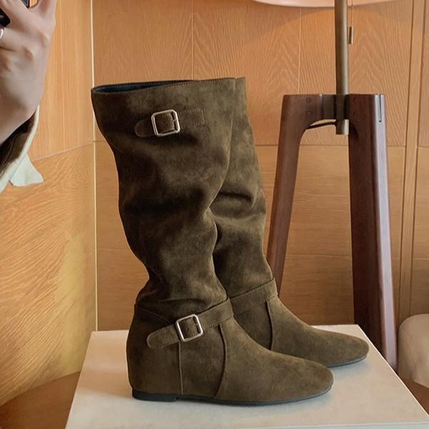 Nové místo hroznová matka podzim a zima nové vnitřní zvýšení výšky o 5 cm~ Korejský módní design přezky stohované středně vysoké kozačky