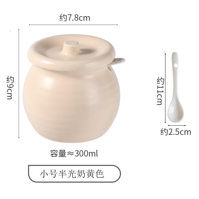 Kitchen Ceramic Oil Tank Household High-temperature Resistant Chili Oil Tank with Lid Spoon Kitchen Spice Jar Seasoning Can
