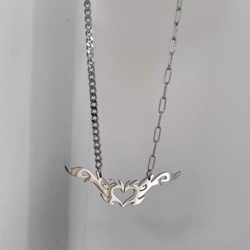 Punk Flame Love Heart Pendant Necklace for Women Girls Gothic Sweet Cool Totem Clavicle Chains Y2k Accessories Jewelry