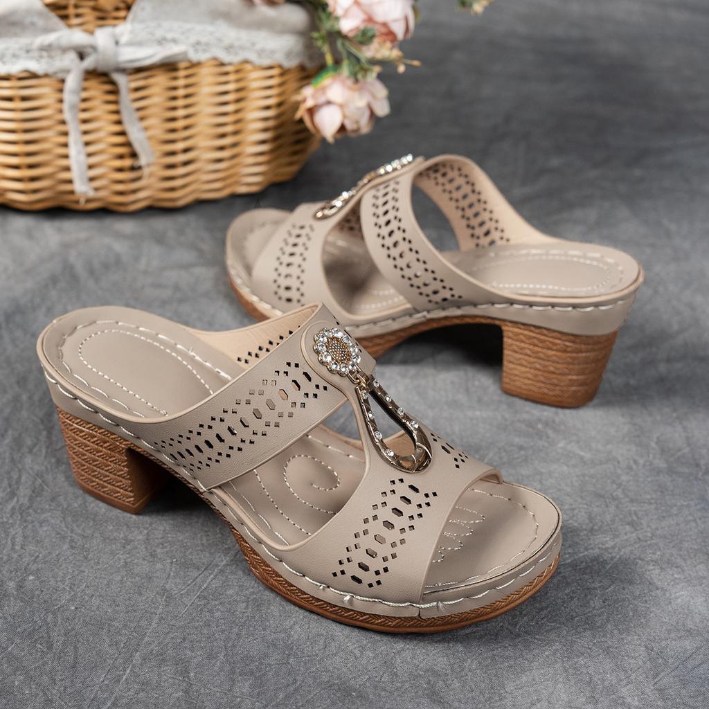 Fashion Women's Summer New Simple and Comfortable High Heels Sandals Rhinestone Decorate Slip On Fish Mouth Chunky Heel Beach Slippers