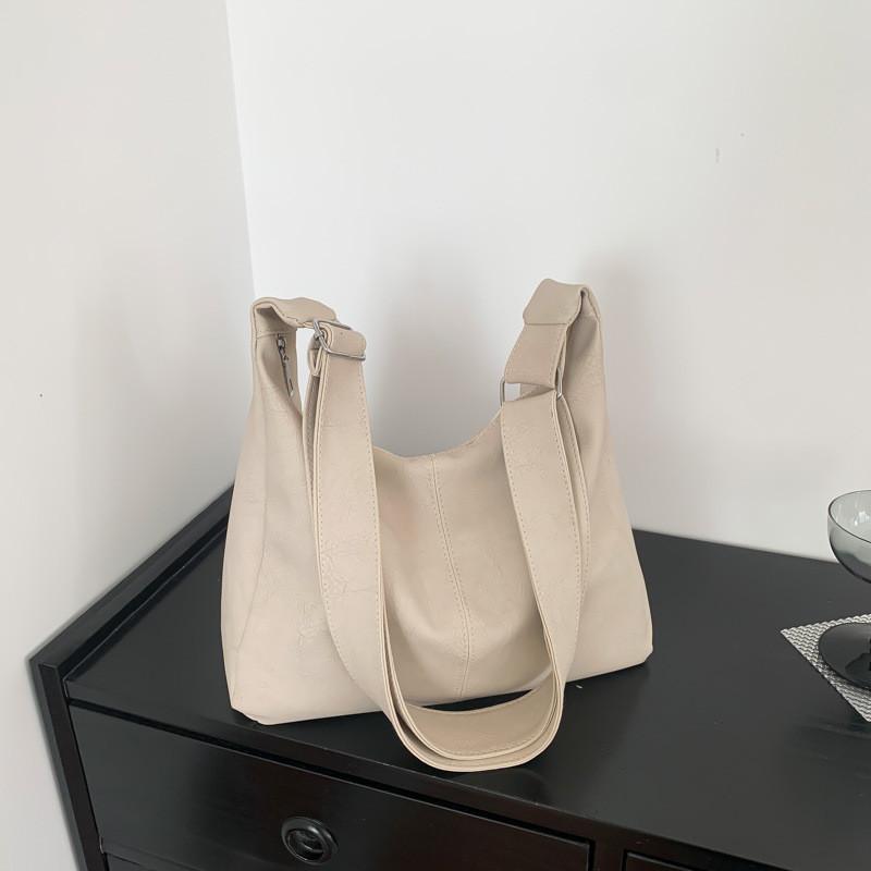 Trendy Womens Large Capacity Tote Bag With Chic Street Style Perfect For Casual Outfits