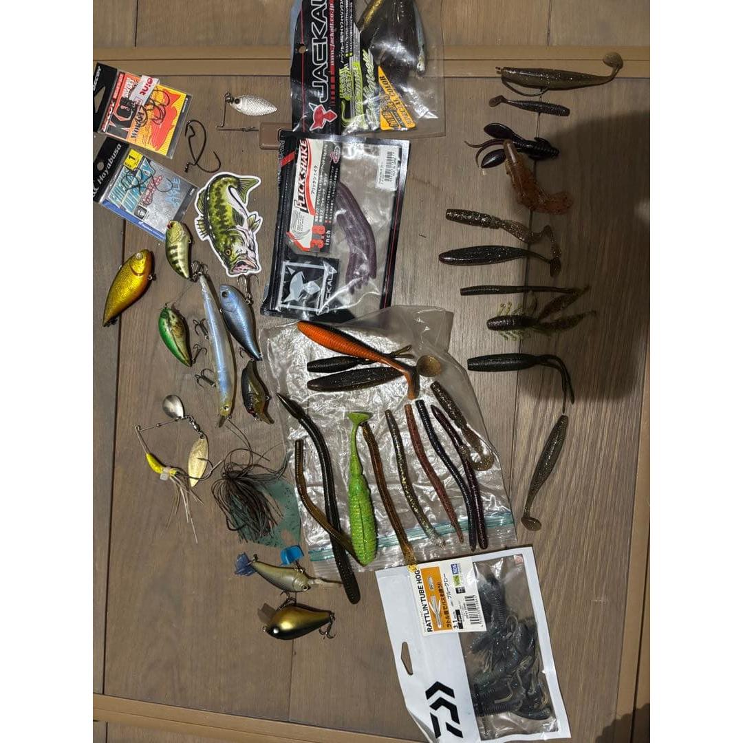 Used Retired item worm lure set