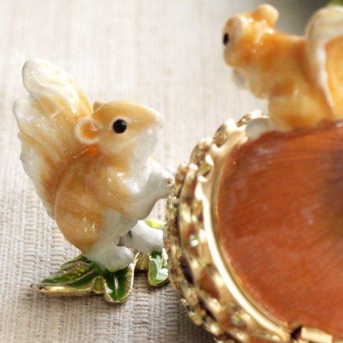 Piearth, the Leading Brand of Crystal Jewelry Boxes, Offers the Acorn Design Jewelry Box At the Piearth Direct Shop.