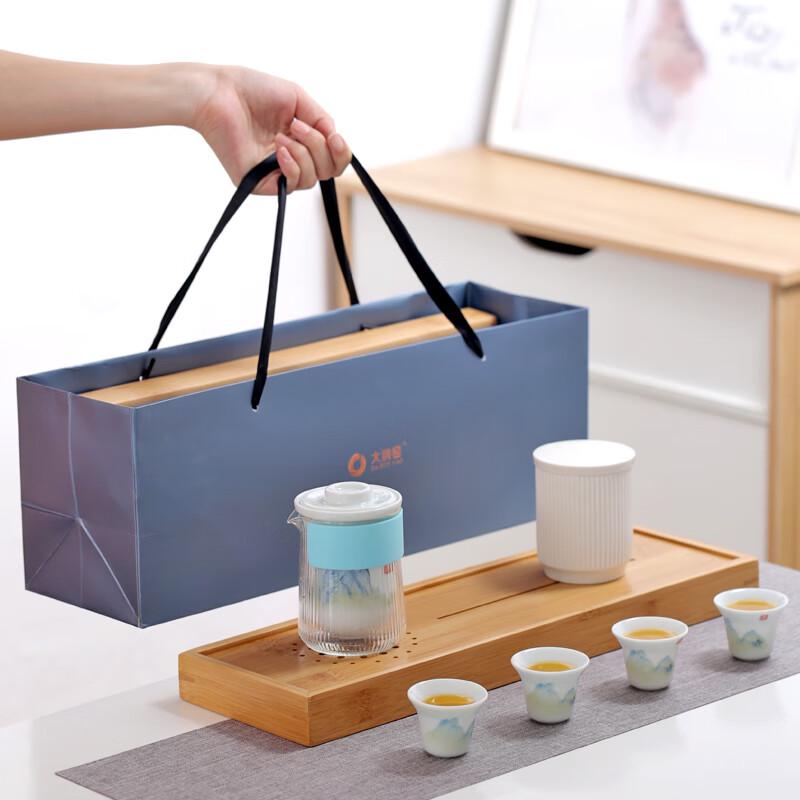 

Dàrùnyáo Ceramic Gongfu Tea Set with Guófú Qiānshān Dandelion Pattern