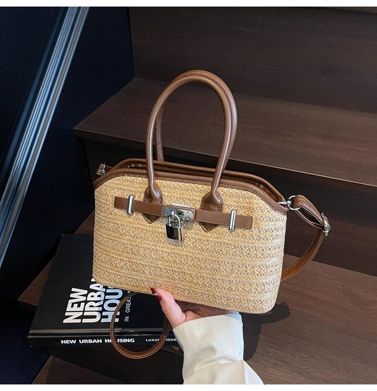 

Плетеная сумка женская весенняя новая модная соломенная сумка универсальная маленькая квадратная сумка на плечо сумка-мессенджер коричневый