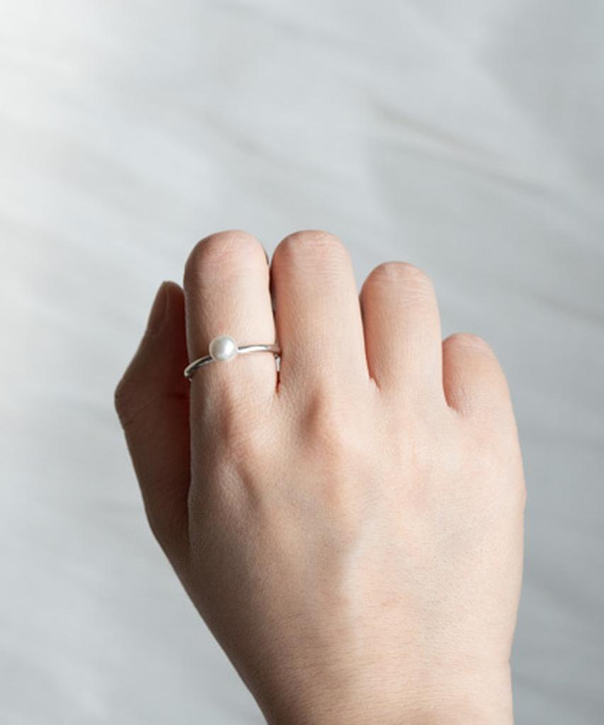 Alleun Silver 925 Bold Nucleus Pearl Ring For Women (Type B)