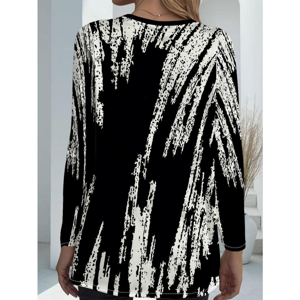 Women's Plus Size with Pocket Design Stylish Black and White Abstract Printed Loose Long Sleeve Top