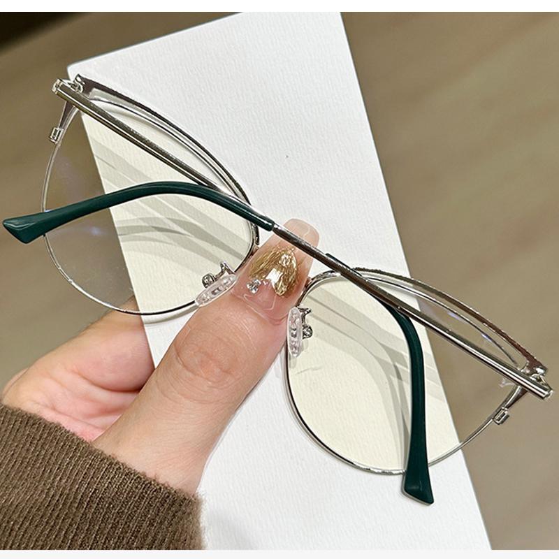 Fashionable Metal Eyeglass Frame for Women Exquisite Diamond Studded Anti Blue Light Glasses Cat Eye Computer Goggle Shades