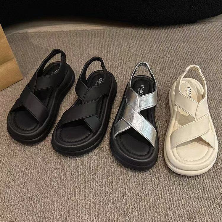 Sandali rialzati con zeppa spessa per l'estate Nuovi muffin argentati con gonna Scarpe romane casual da spiaggia