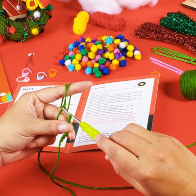 Kit de Crochet de Noël pour Débutants Kit de Démarrage au Crochet Kit Complet d'Artisanat à Tricoter pour Adultes avec Crochets Fils pour Cadeau DIY