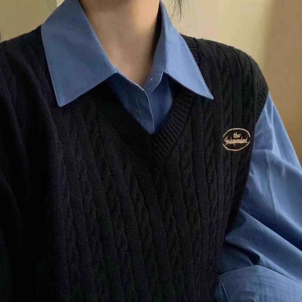 Women's College-Style Cable Knit V-Neck Embroidered Layering Vest