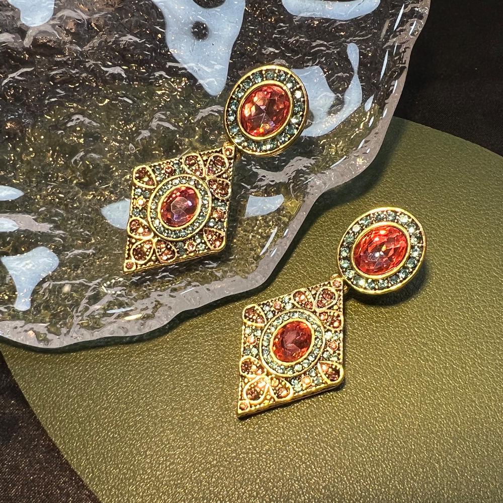 Pre-owned Vintage-style Earrings, Antiqued Bronze Plated with Real Gold, Zircon-studded, Marked for a High-end, Light Luxury Appeal.