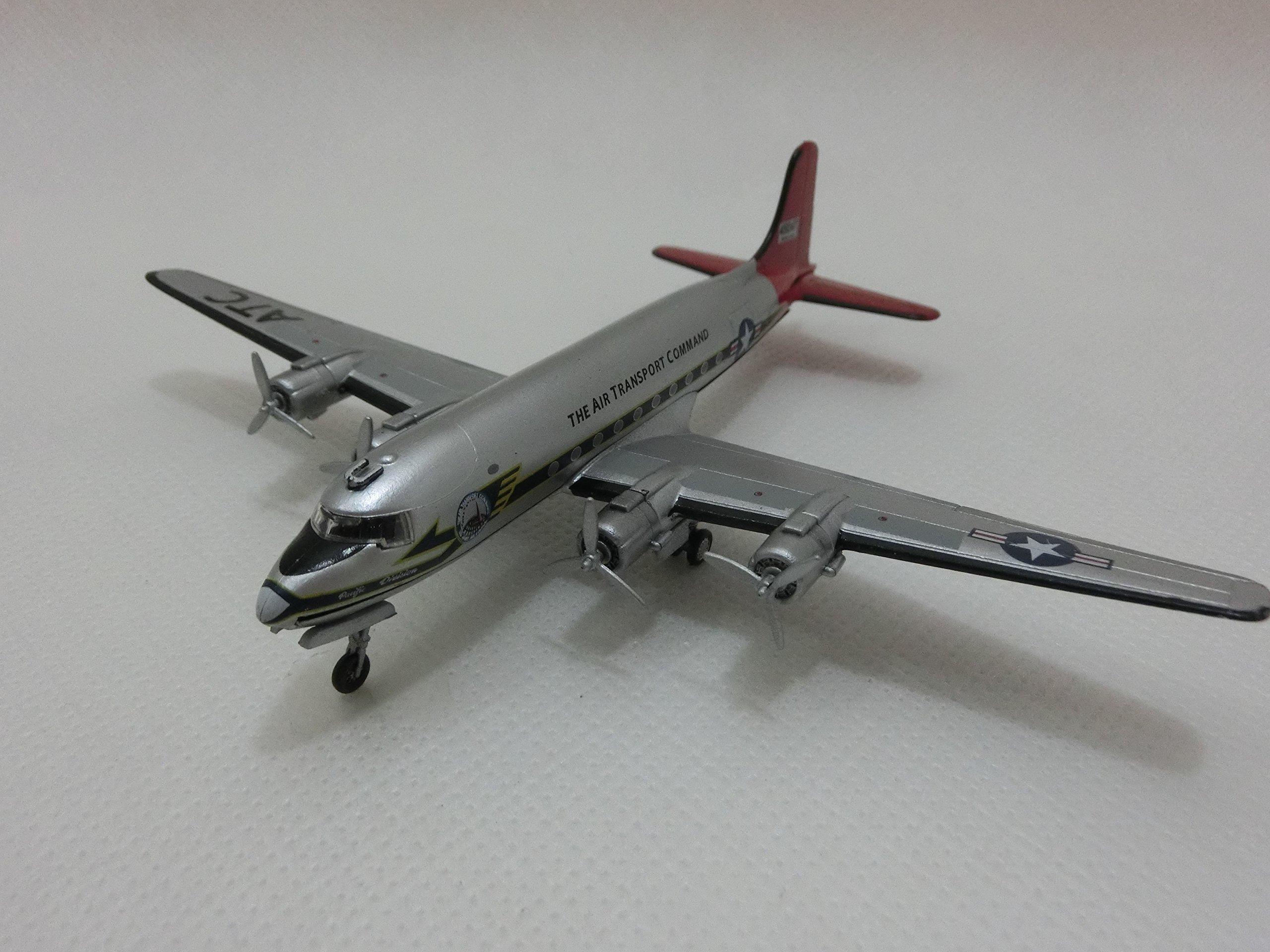 

Завершенная модель Douglas Skymaster Diecast 1/200 C-54 (ДС-4)