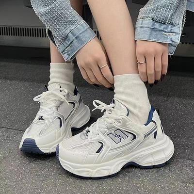 Popularne siateczkowe oddychające buty taty damskie ins2024 nowe lato wszechstronna platforma student rekreacja sport damskie buty