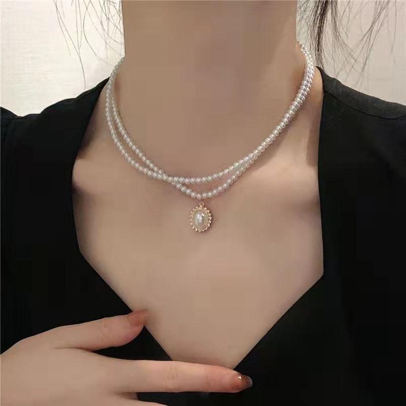 

Classy Stylish Niche Style Retro French Double-Layer Pearl Necklace Female 25 New Arrival Online Influencer Clavicle Chain Ornament Pendant Double layer pearl necklace