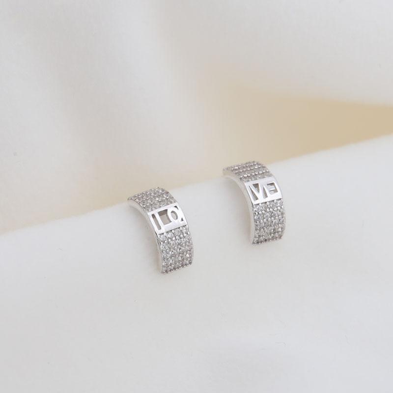 Curved Hollow Letter LOVE Earrings for Women, Exquisite and Fashionable C-shaped Semicircle New Cool Style Earrings