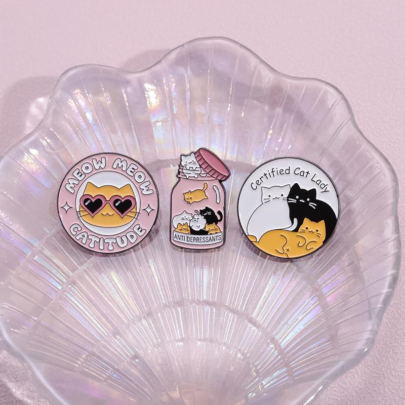 Adorable Cartoon Cat Brooches With Colorful Metal Badges For Trendy Bag Accessories