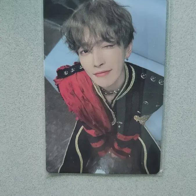 

ATEEZ Хонджун Crazy Form Диджипак Подмигивающая Фотокарточка Продажа