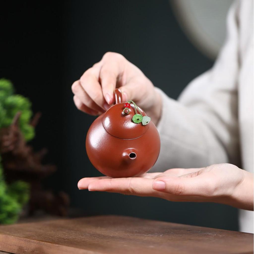 Yixing Zisha Red Clay Gourd Teapot for Gongfu Tea