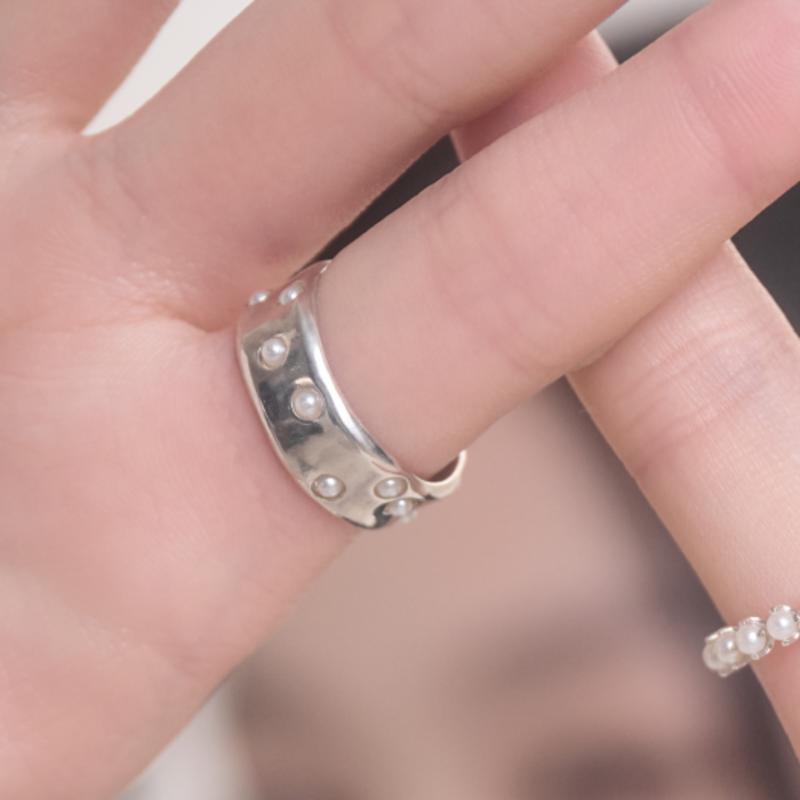 

POSTLUDE [SILVER] DOT PEARL WIDE R (2 COLORS) 15_GOLD