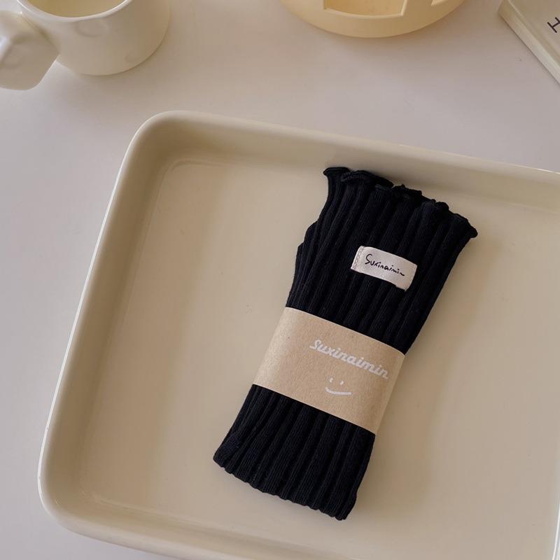 6 Pairs of Female Spring and Autumn New Sweet Wooden Ear Edge Suction Sweat Vertical Tube Stack Socks