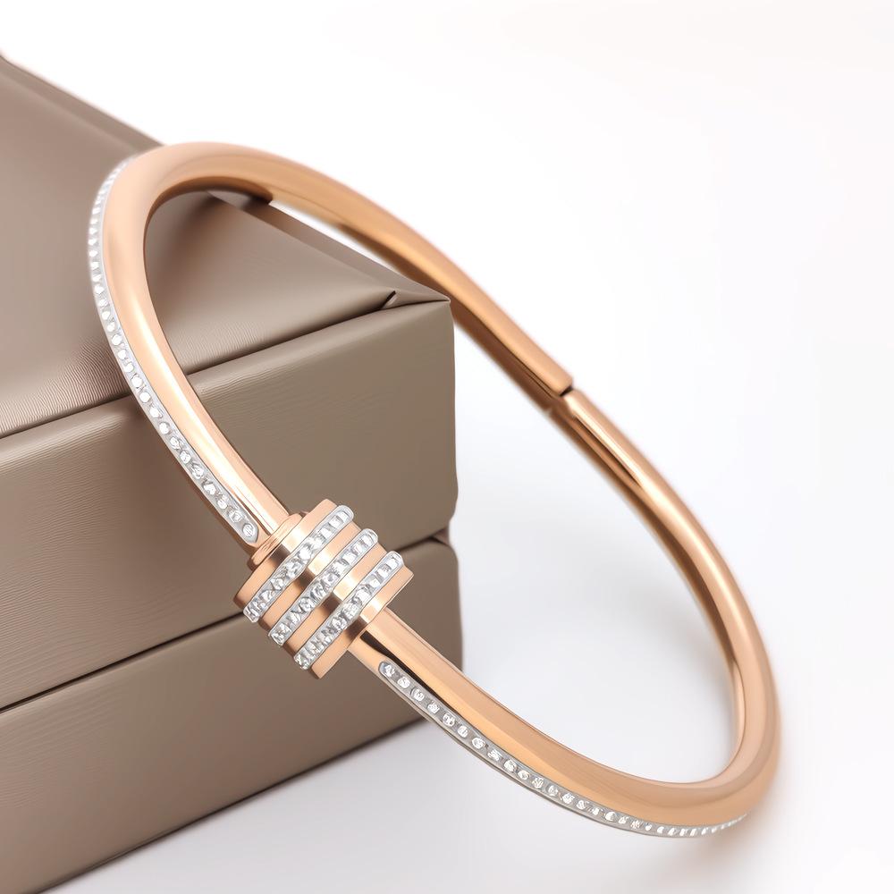 2026 Simple Evil Eye Bracelet Does Not Fade Temperament Light Luxury Niche Women Rose Gold Hollow Flower