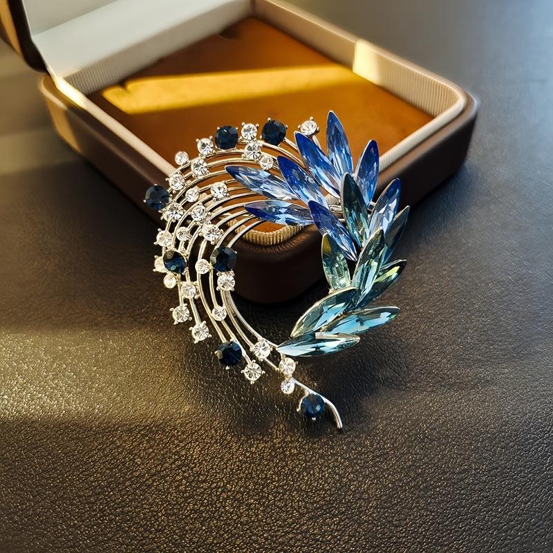High-End Light Luxury Flower Brooch Female Heavy Industry Design Sense Animal Brooch Diamond Corsage Coat Clothing Accessories