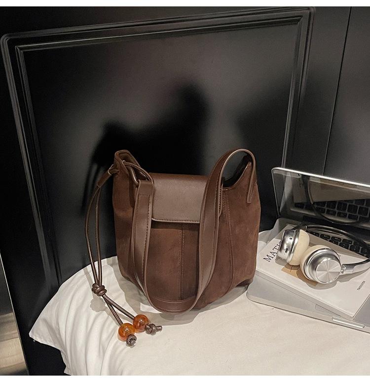 Foreign Trade Bucket Small Bag, Women s New Retro Niche Design, Mobile Phone Bag, Fashionable Shoulder Crossbody Bag