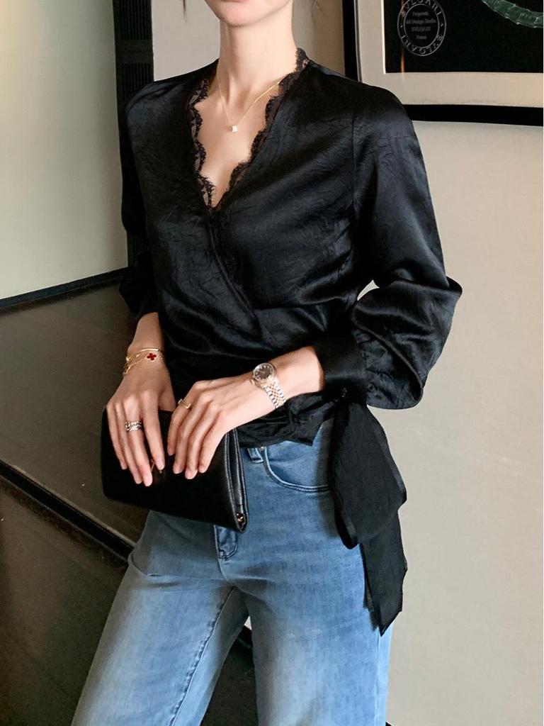 2026 Spring Floral Jacquard Satin Top: Elegant V-Neck Sheen Shirt with Lace Patchwork and Long Sleeves for Women