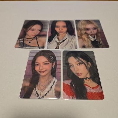 [USED] Itzy GOLD Chinese Starriver 2.0 Trading Card Full Complete Set