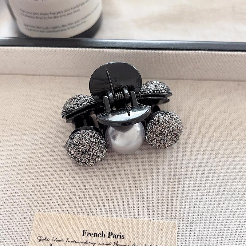 

Autumn and winter gentle shawl hair grab clip bead flash zirconium hair clip high value bangs side clip high ponytail clip