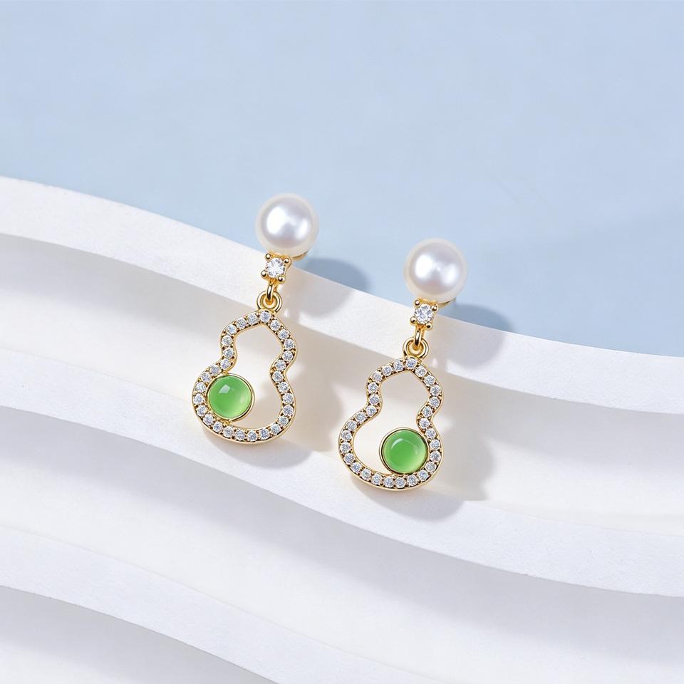 French Retro Freshwater Pearl & Zircon Stud Earrings - Exquisite Light Luxury Accessories for Women