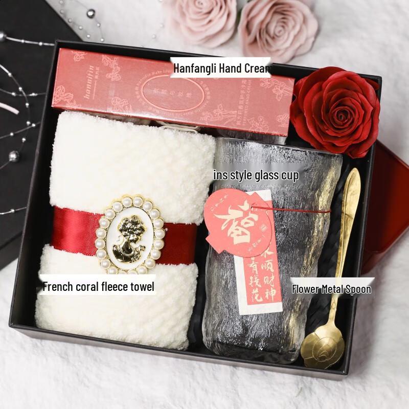 Elegant Women s Day Gift Set