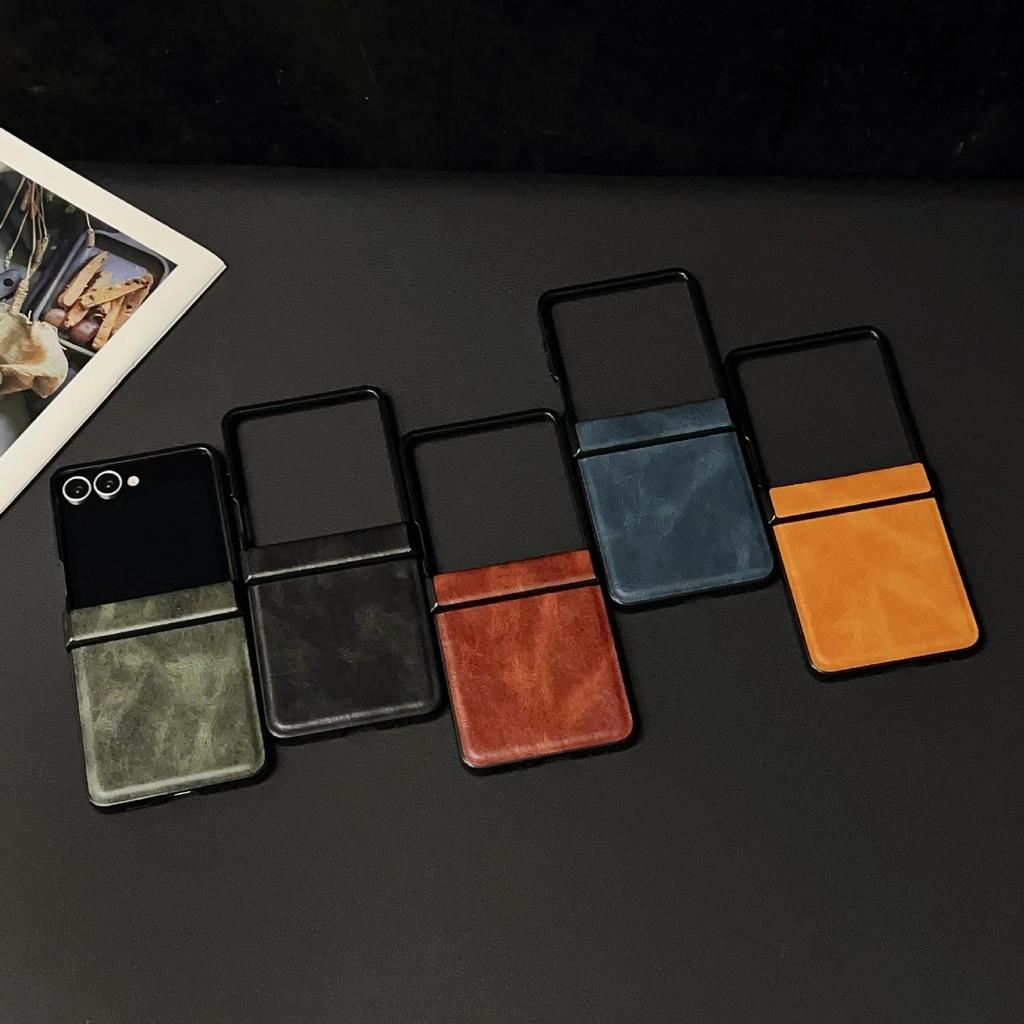 Samsung Z Flip7 Retro Crazy Horse Leather Magnetic Phone Case, Compatible with Flip6/5, Three-Section, Folding Drop-Proof Protective Cover.