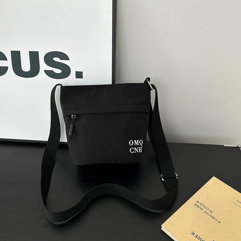 

Nylon cloth bag women s new trendy fashion portable small bucket bag versatile shoulder messenger bag
