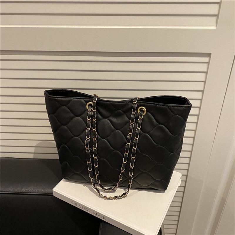 Large Capacity Bag Women's Bag Summer New Trendy Fashion Shoulder Messenger Bag Versatile Chain Chain Bag