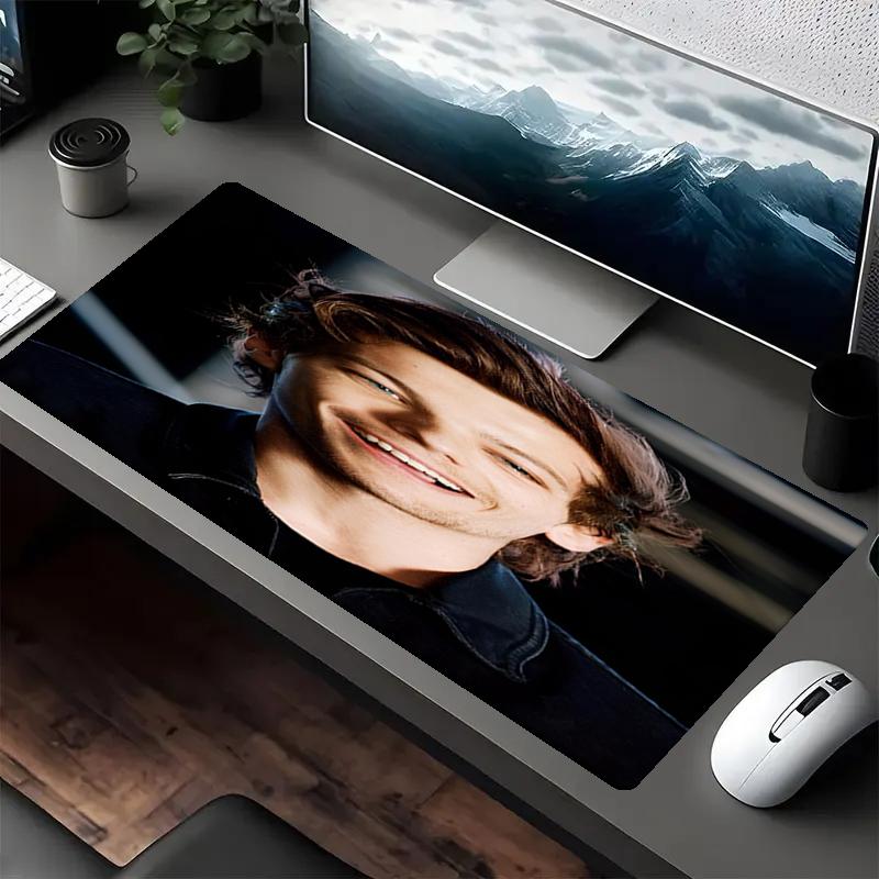 Louis Tomlinson Theme Mouse Pad, Non Slip Rubber Base, Multifunctional Office & Home Decor, Perfect for Workspace Personalization.