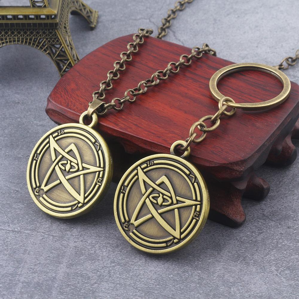 Fantasy Cthulhu Myth Metall Nyckelring Necronomicon Hänge Magisk Cirkel Nyckelring Anime Cosplay Smycken Gåva