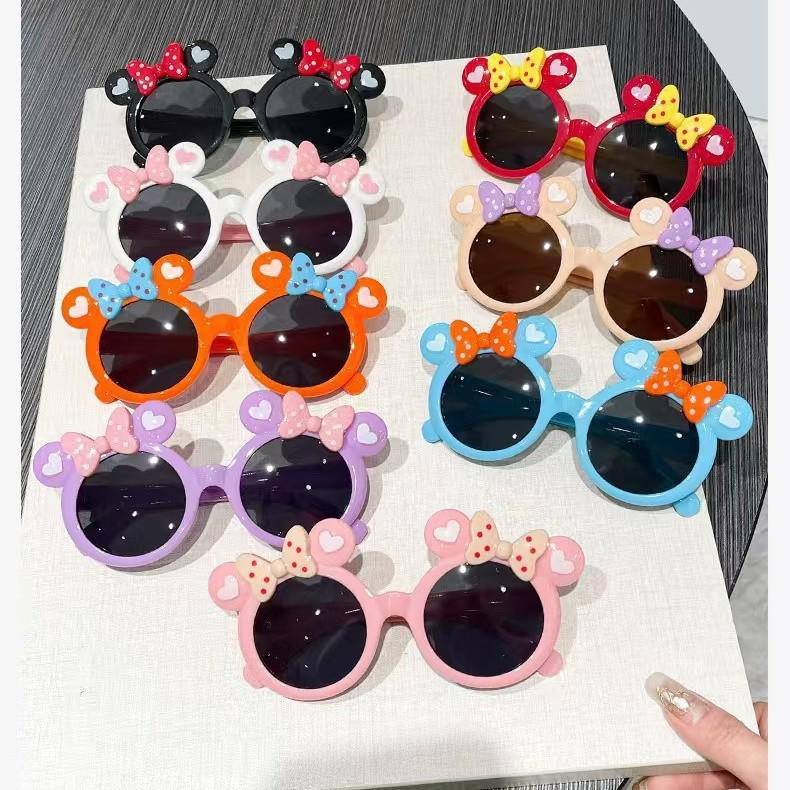 

2023 New Cartoon Butterfly Minnie Children s Sunglasses – Fashionable, Trendy, UV Protection White Frame with Black-Grey Lens
