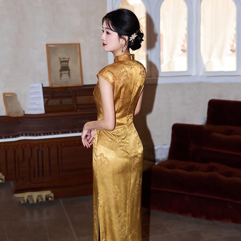 Elegant Sleeveless Long Cheongsam Dress In Golden Yellow Vintage Chinese Style Wear Women