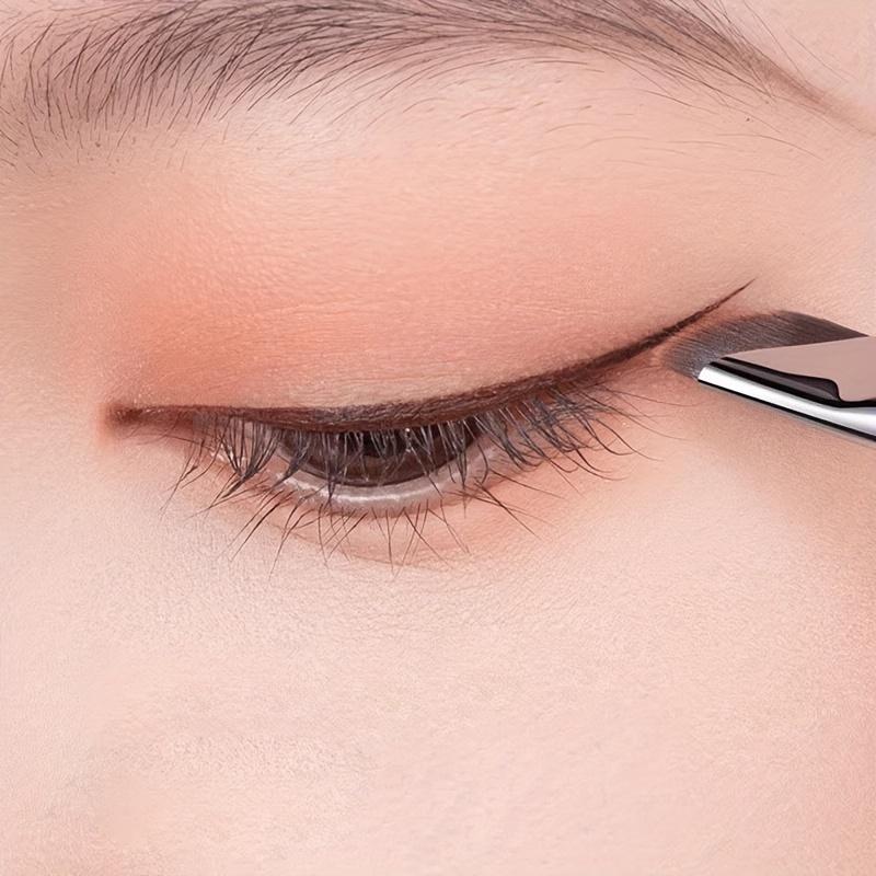 Scalpel Eyeliner Brush 1pcs