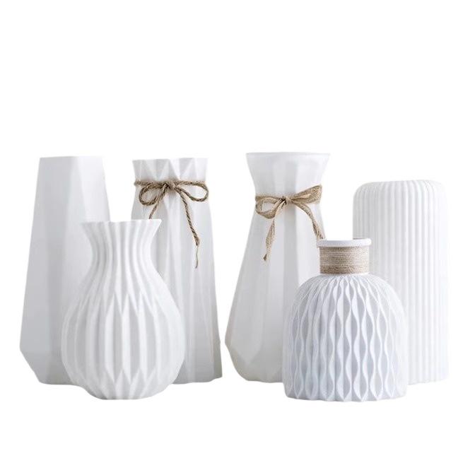 Nordycki Biały Plastikowy Mały Wazon - Minimalistyczny Wystrój do Kompozycji Kwiatowych do Salonu