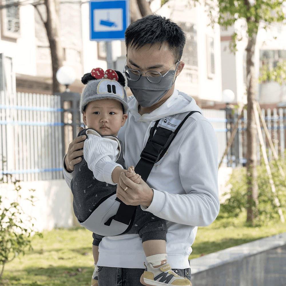 Ergonomic Single-Shoulder Baby Carrier with Anti-Chafing Hip Seat for Convenient Travel and Strolls