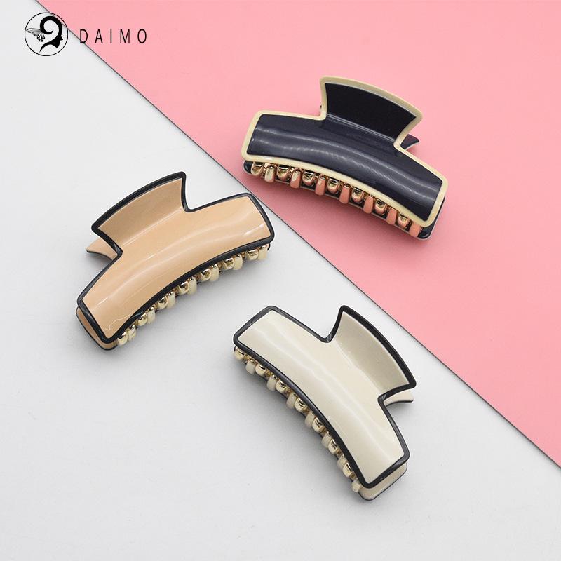 

Daimo Vendôme Gold Medium French Style Hair Clip for Updos