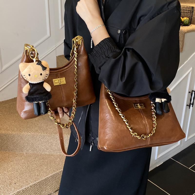 Fashion Underarm Bag Women's 2025 Autumn and Winter New Retro Niche Chain Shoulder Bag Korean Solid Color Commuter Messenger Bag