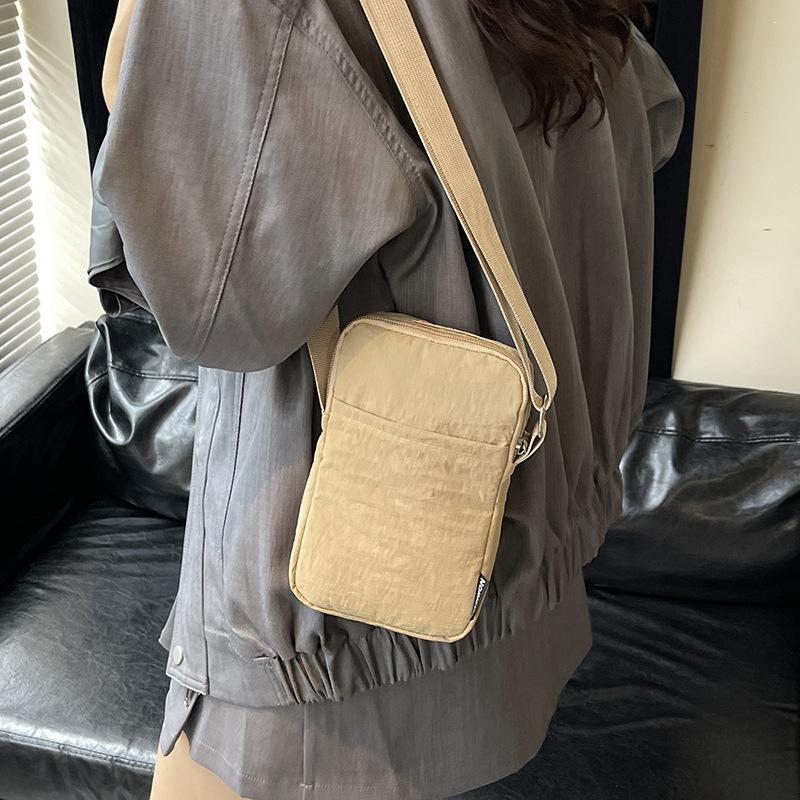 Summer new solid color women's bag fashion change bag small fresh mobile phone bag simple mini shoulder messenger bag