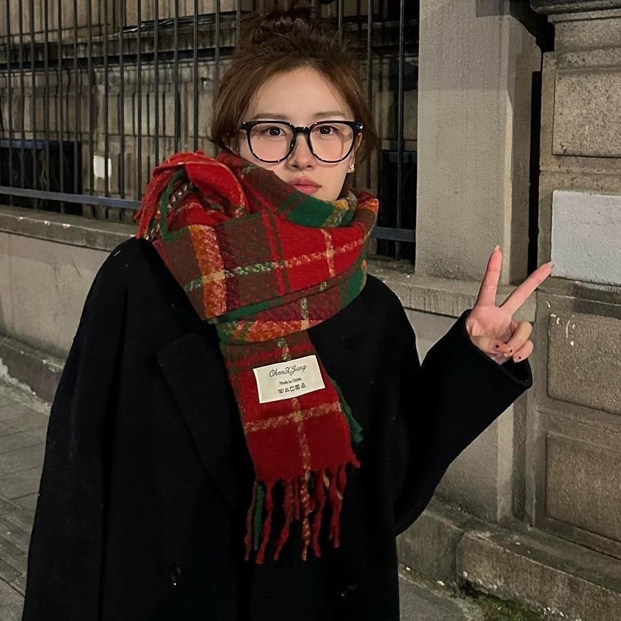 Christmas Scarf, Winter Warm Women's Korean Version of Versatile Tide New Year's Gift, Red Festive Tassel Plaid Scarf