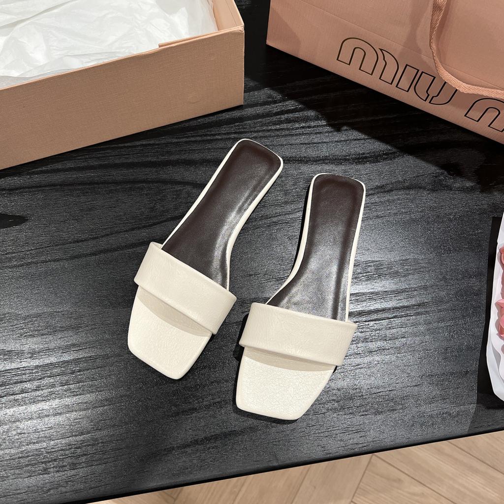 Fashion Women Fashion Sandals 2025 New Summer Flat Shoes Square Toe Slip-on Girls Indoor Street Slippers Plus Size Beach Slides