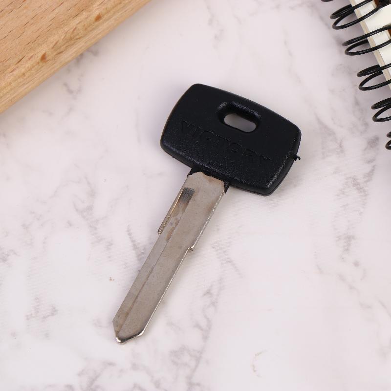Motorcycle Key Uncut Blank Replace Keys For Victory Jackpot Judge Hammers Standard Cruiser Sport Cruiser Deluxe Cruiser