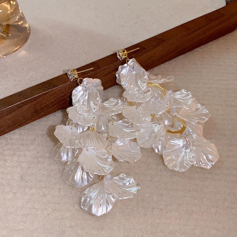 Retro Temperament Shiny Zircon White Petals Long Tassels Dangle Earrings for Women Cute Romantic False Piercing Ear Clip Jewelry